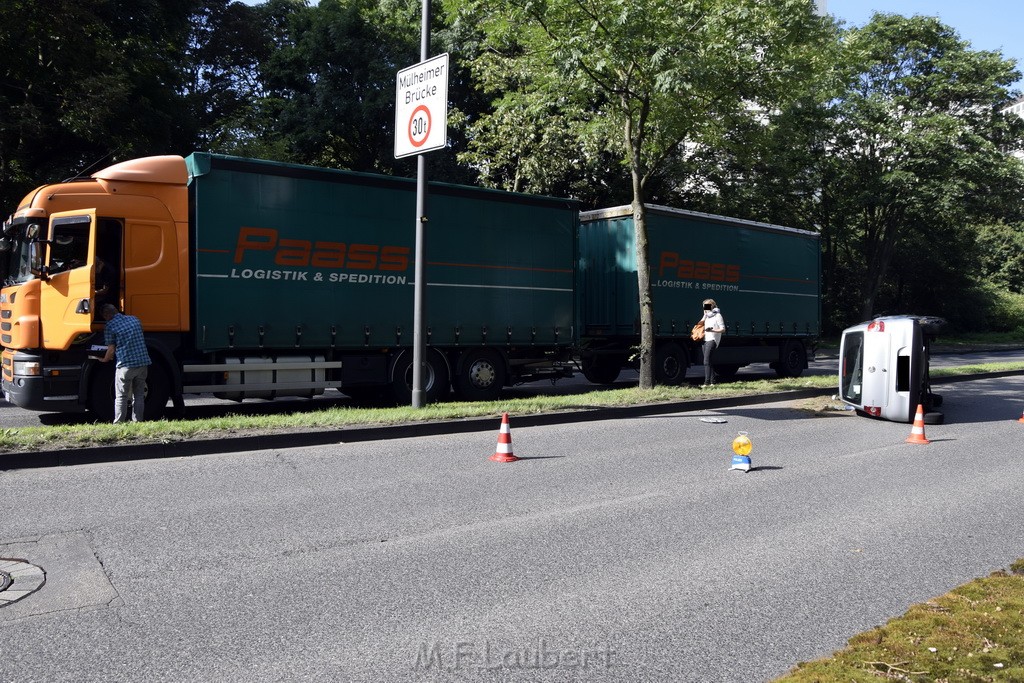 VU LKW PKW Koeln Riehl An der Schanz P35.JPG - Miklos Laubert